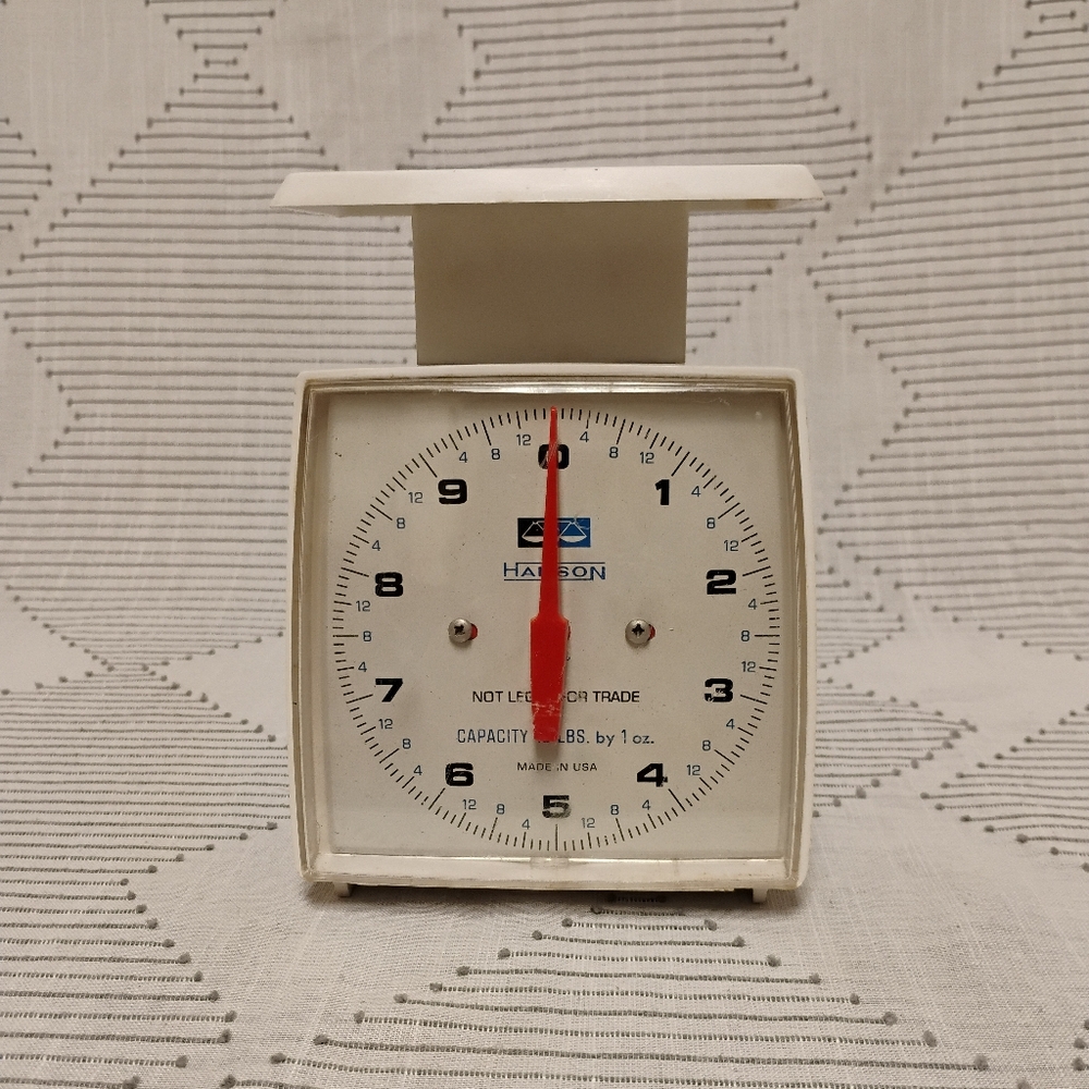 Vintage White Hanson Kitchen Scale with Red Pointer Utility Scale Retro